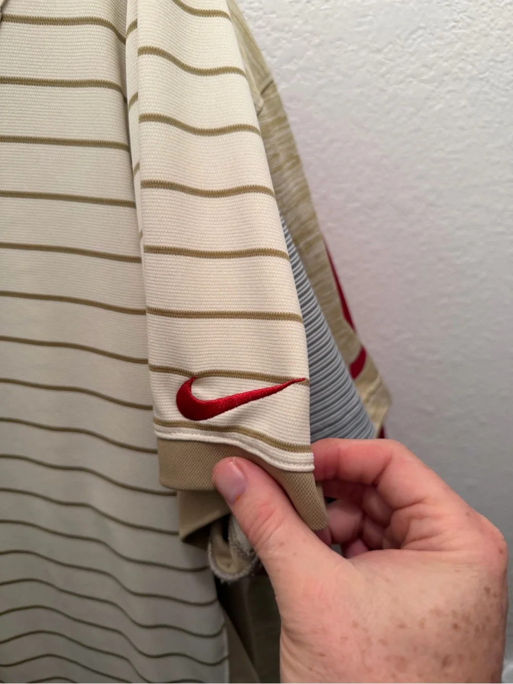 Arizona Cardinals Polo Shirt with Stripes and Team Patch - Beige